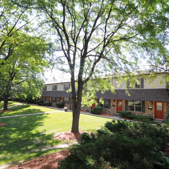 Cambria Townhomes Apartments in East Lansing, MI